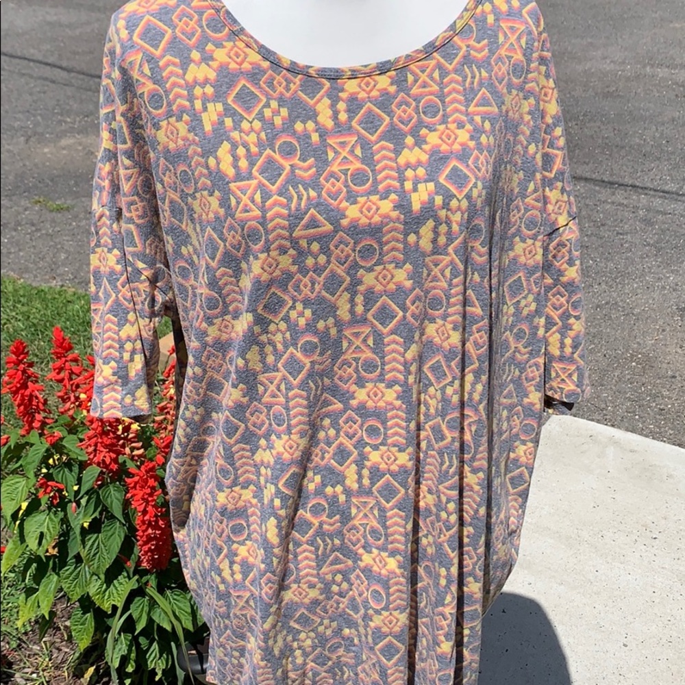 XL LuLaRoe Irma Top